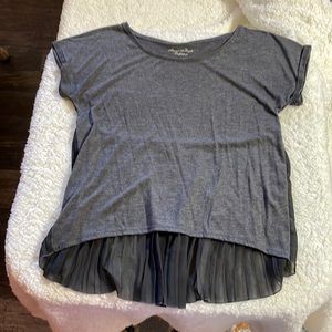 AE Outfitter super cute “Happy Hour t”